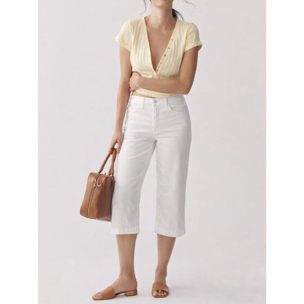 St. John's Bay White Capri Pants Women’s Size 12 Cotton Stretch Casual Summer